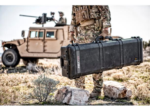 PELI AIR 1755 uten skum Innv. mål: 1397x356x203 mm
