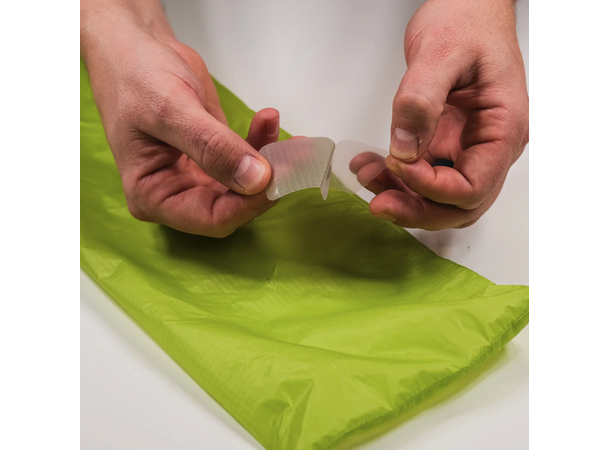 GA TENACIOUS TAPE - SilNylon Patches 2 transparente SilNylon 7,6x12,7cm