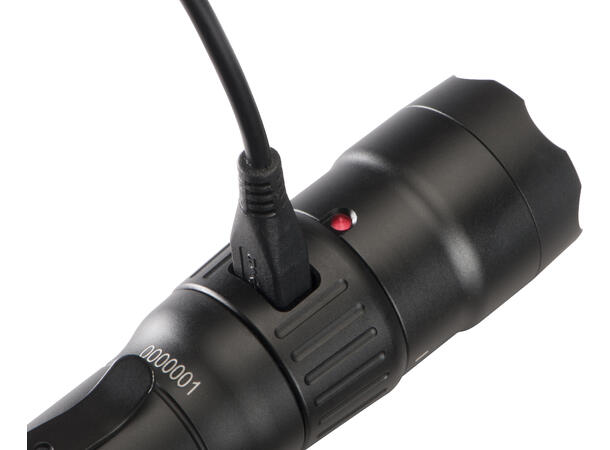 Peli 7600 oppladbar LED-lykt m/USB-kabel