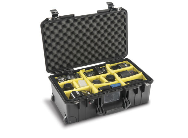 PELI Air Case 1535 m/skillevegger Innv. mål: 518x284x183 mm